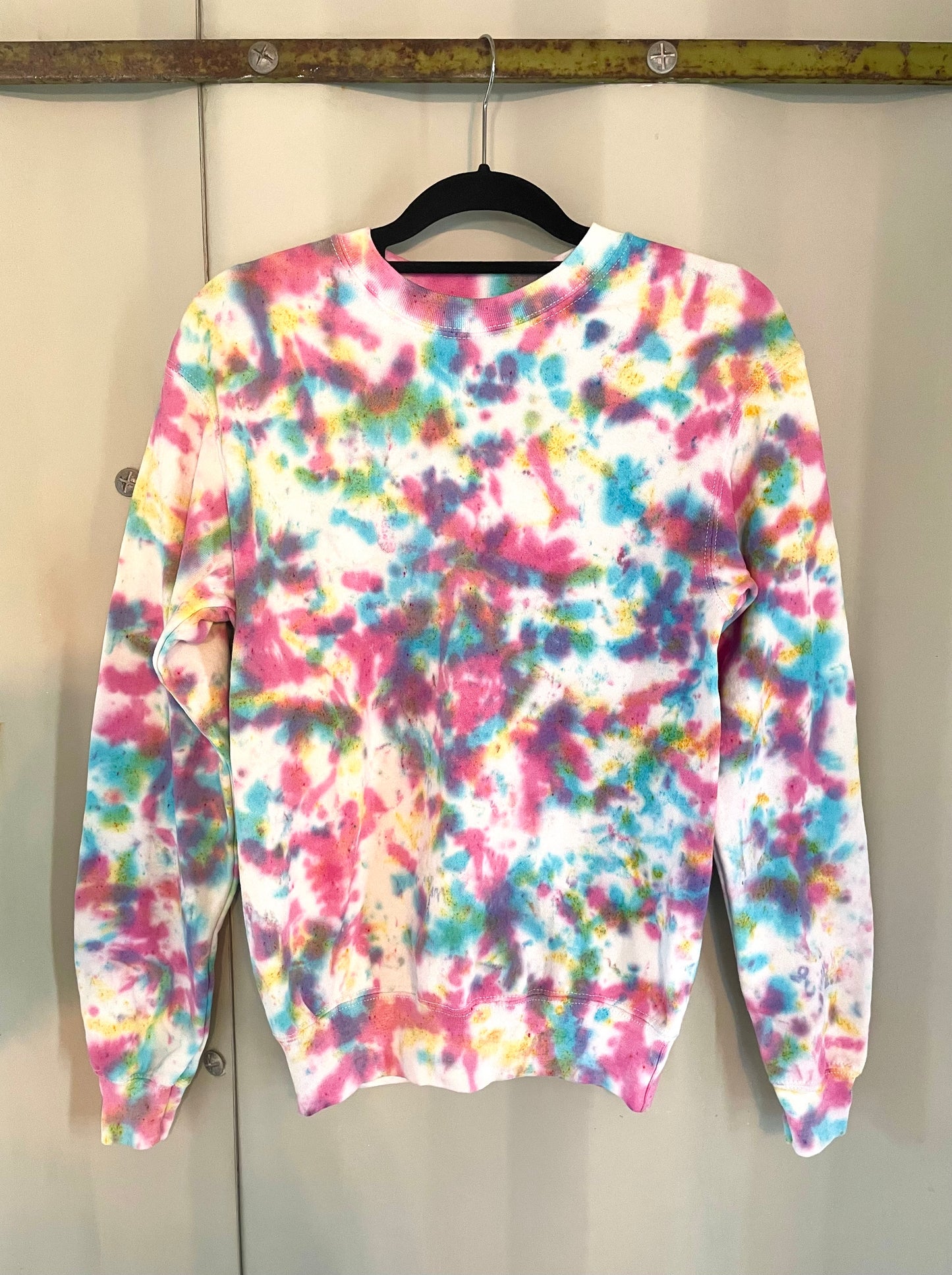 Hand-dyed sweater MELTED RAINBOW